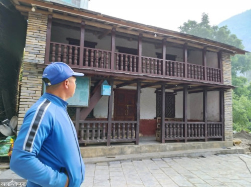 In Taman village, people's representatives are responsible for implementing policies, while the chief is responsible for maintaining order.