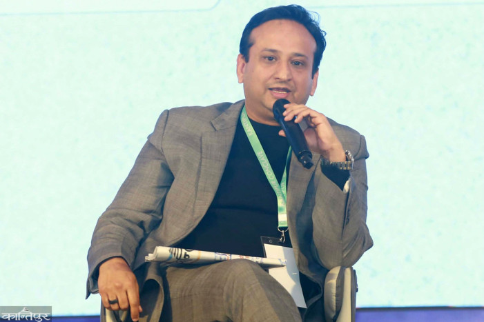 'Political parties should prioritize the economy in their manifestos'
