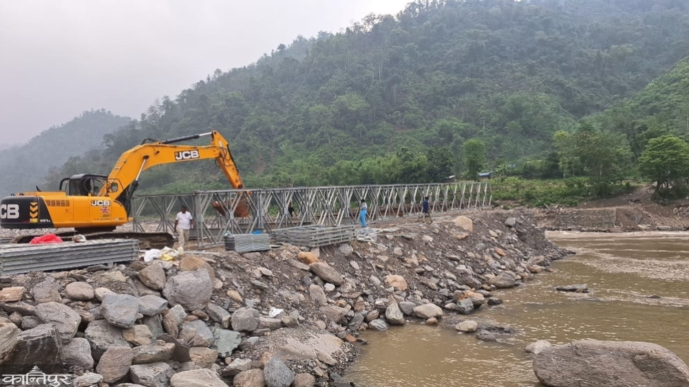 There is no concrete bridge: Lakhs of rupees are spent to install the bailey bridge in winter, and it is removed in the rainy season.