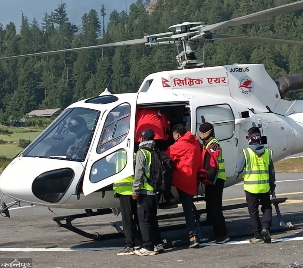 Indian pilgrims crowd Simkot, crowding planes and helicopters