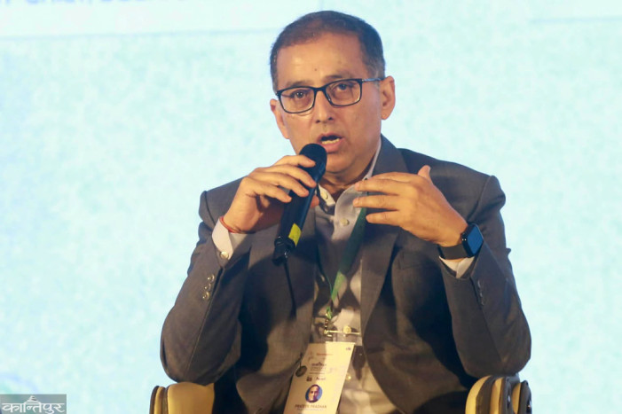 'Journalism is becoming weaker as content is being spread indiscriminately'