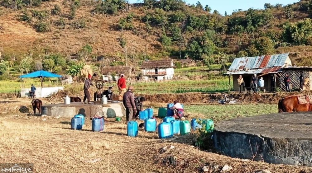 Residents of Rekcha, who keep watch over the well, say - 'Vote only for those who manage the water'