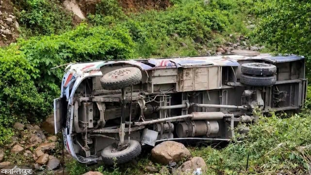 One dead, 30 injured in school bus accident carrying pilgrims