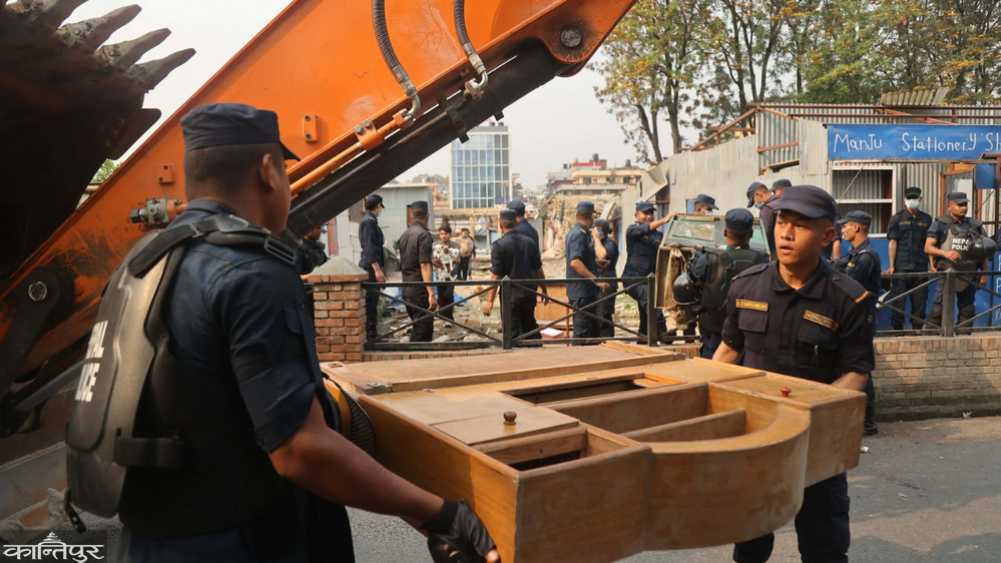 Slum dwellers are being evacuated peacefully amid heavy security presence