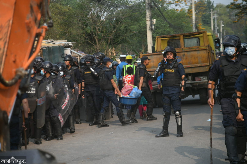 Government preparing to make public details of 'fake' squatters, five locations for displacement