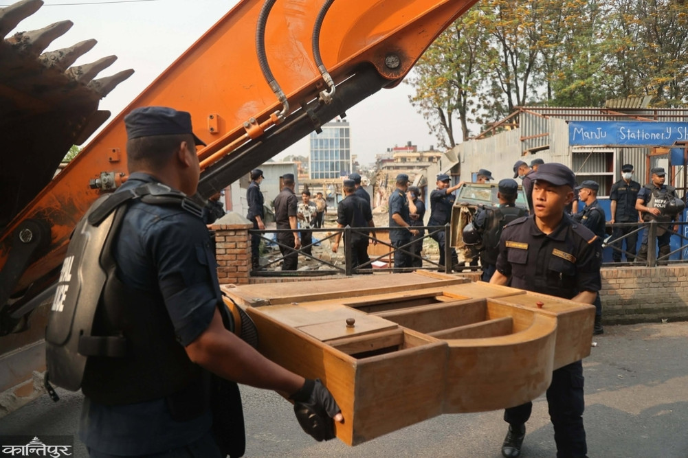 What is the responsibility of the state? What are the rights of the squatters?