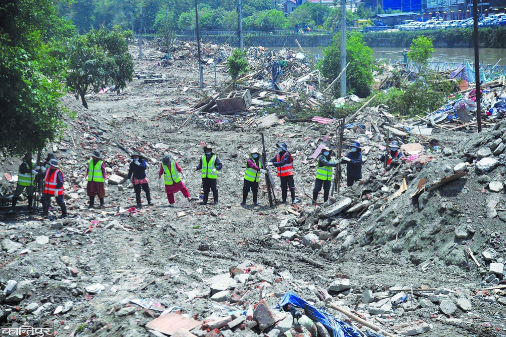 Preparations to build a park on the site of the demolished squatter settlement