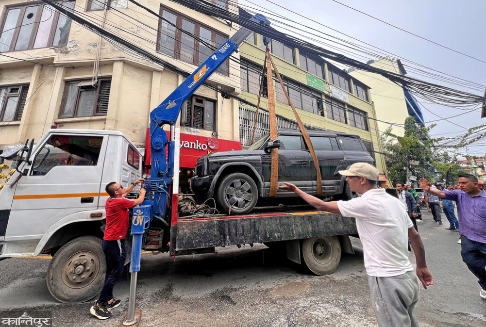 Vehicles seized from the media house gate were released after being ticketed.