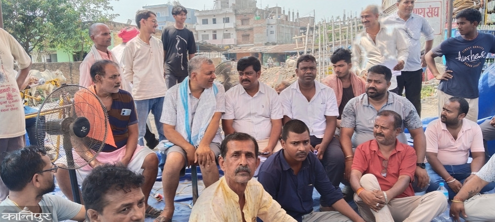 Landowner's 'forcible seizure' at fruit market