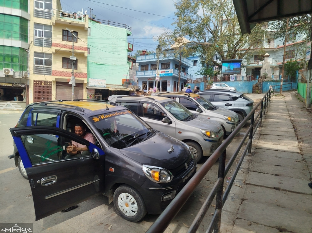 Taxis ply the dirt roads of Arghakhanchi's villages...
