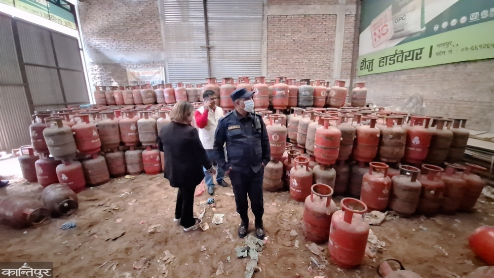 District Administration Bhaktapur begins monitoring cooking gas market