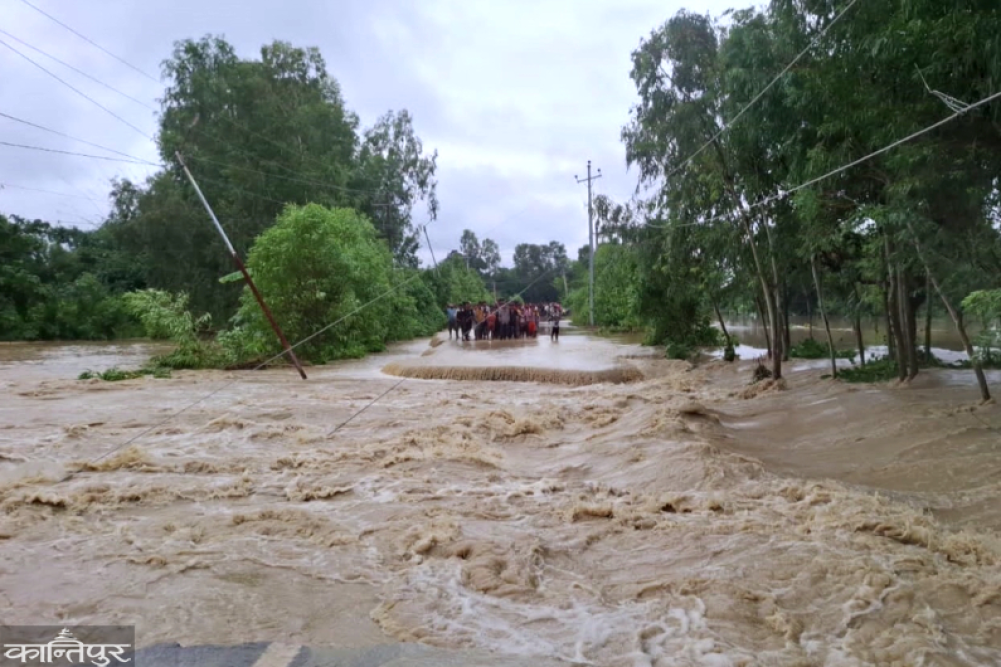Risk of flash floods in small rivers and streams