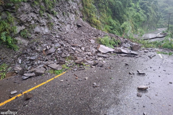 Traffic closed on the road to Kathmandu via Chitwan from 10 pm