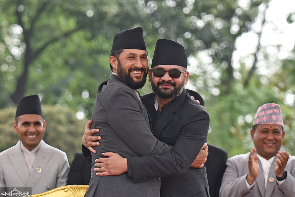Balen and Ravi's dream of prosperity depends on their collaboration
