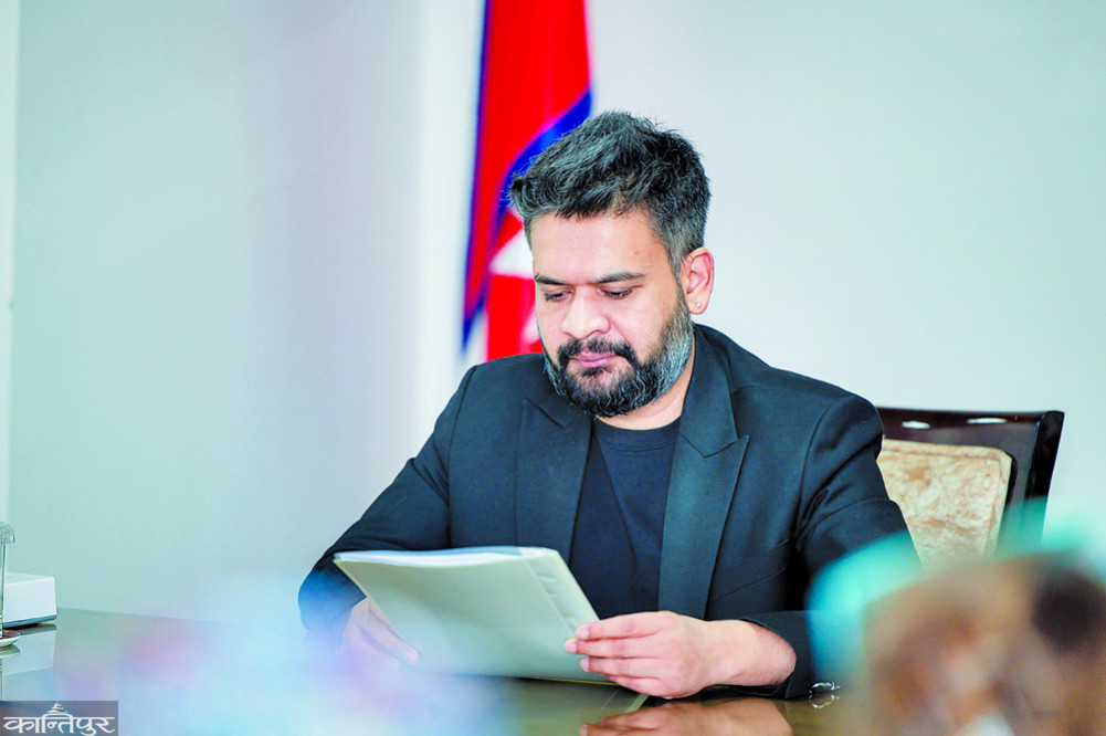 What has become of the Prime Minister's image in 100 days?