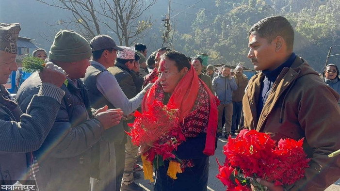 Barshaman reaches Rolpa to register nomination