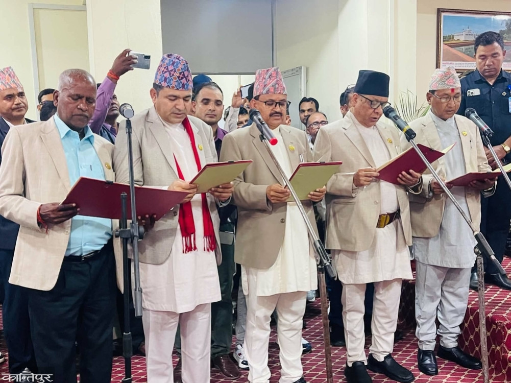 Lumbini Provincial Council of Ministers reorganized, five new ministers sworn in