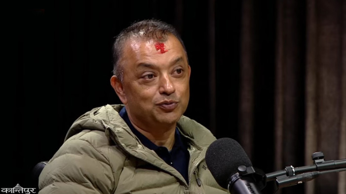 Gagan Thapa registering his candidacy through Wares