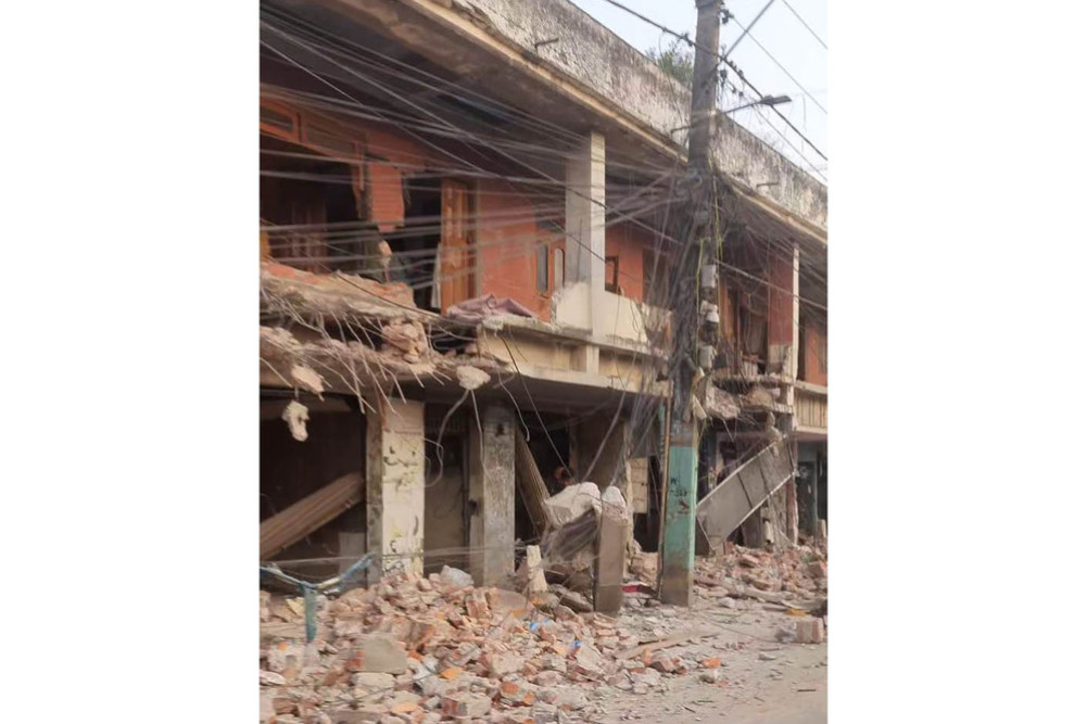 Dozers to operate again on Birgunj's main road, instructions to remove remaining structures