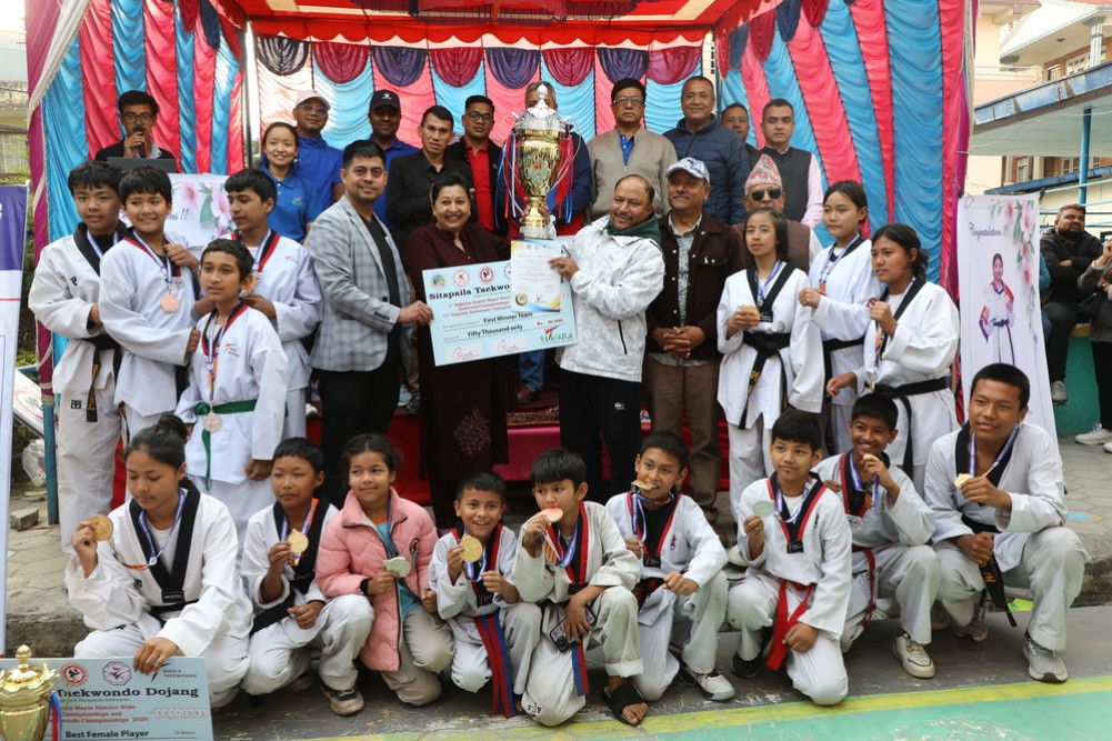 Dhalko team champions with seven gold medals