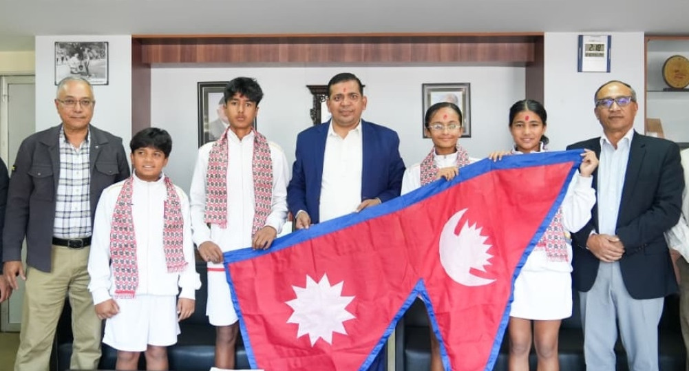 Junior tennis team leaves for Colombo