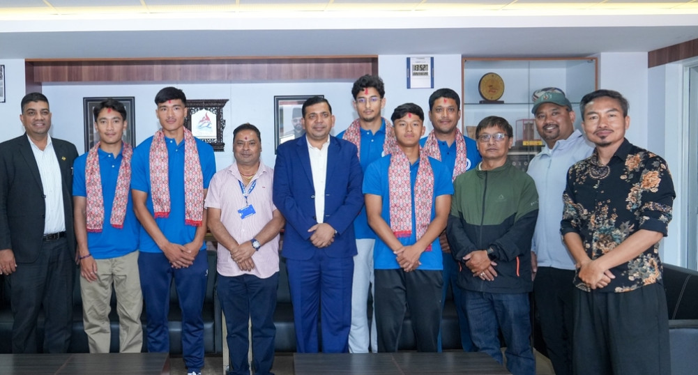 Basketball team heads to China