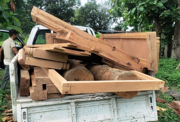 Illegally cut Sal wood seized in Parsa