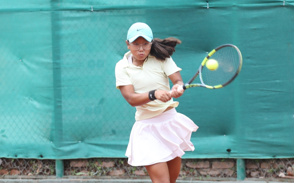 Shivali will face Swastika in the final.