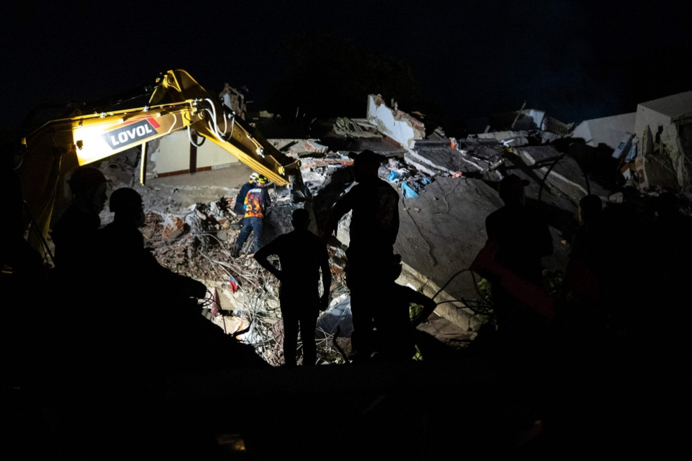 Rescue efforts continue as time ticks down in Venezuela