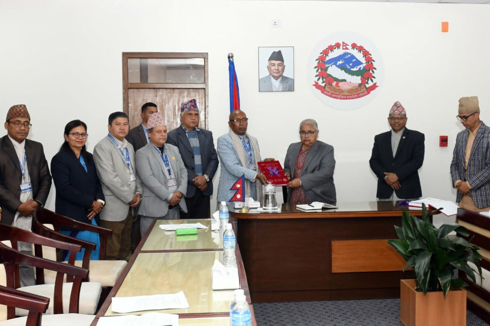Commission submits recommendation report on mother tongue education to Prime Minister