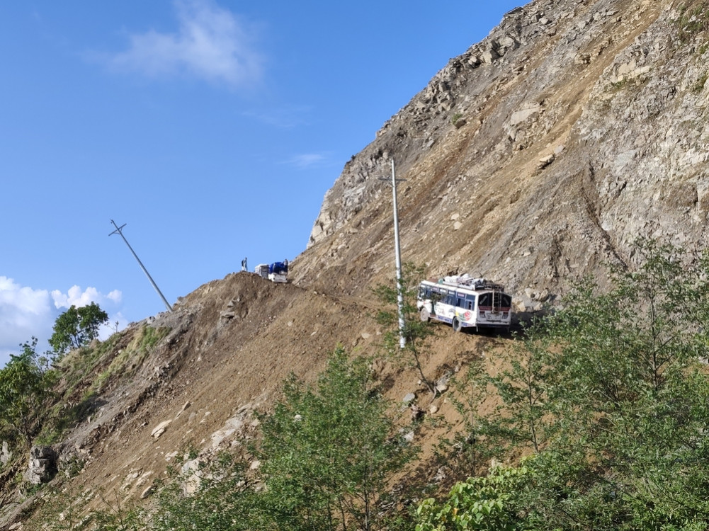 Bhedetar-Rabirake road reopens after nearly 24 hours