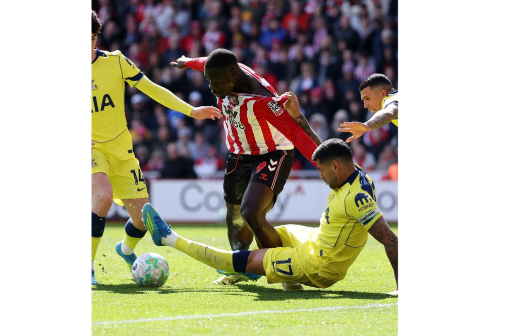 Tottenham under pressure after defeat to Sunderland