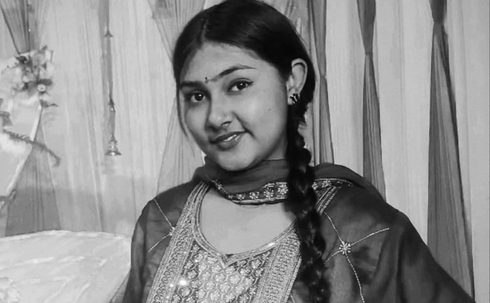 Ticket holder Riya dies after being bitten by a snake