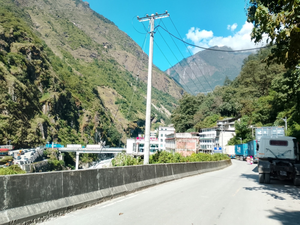 Fire in the central region of Nyalam-Khasa, China, completely blocks Tatopani border crossing