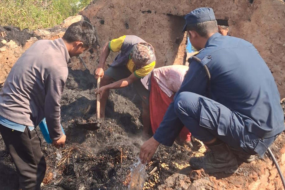 Four houses destroyed in fire in Salyan