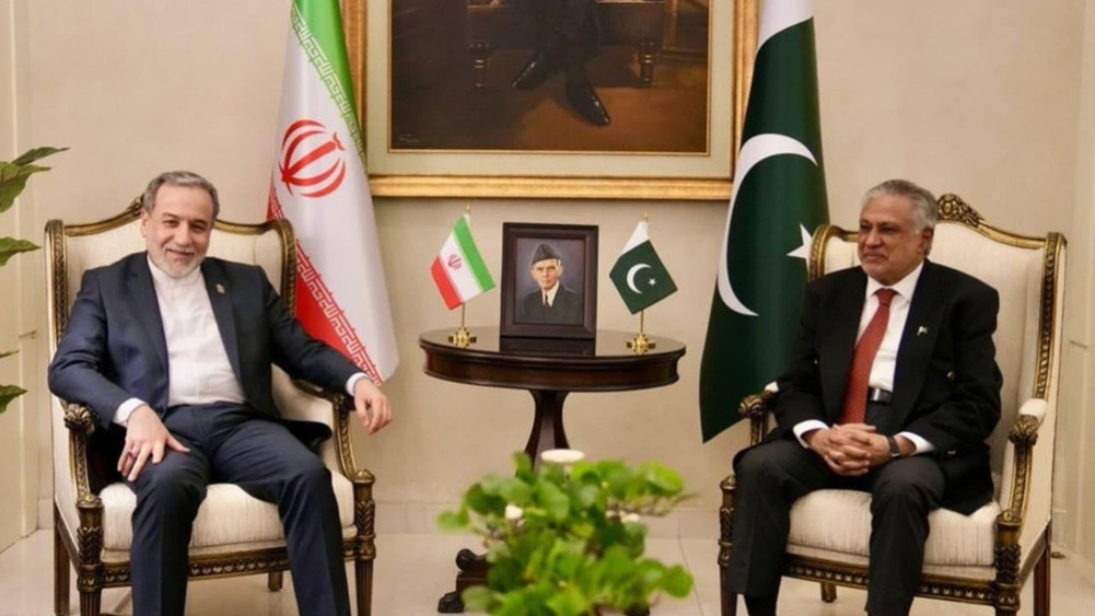Iranian Foreign Minister meets Pakistani Prime Minister
