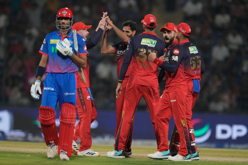 Delhi collapses under the bowling of Hazlewood and Bhuvneshwar