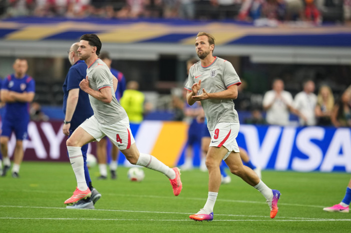 Saka and Rodgers on England bench