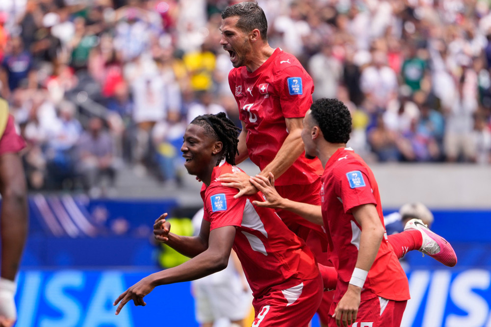 Switzerland's chances of reaching the knockout stages strengthened with victory over Bosnia