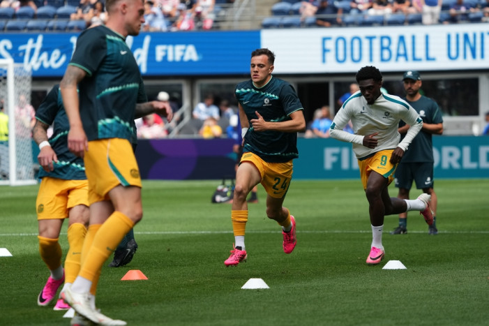 Australia make surprising 2 player changes
