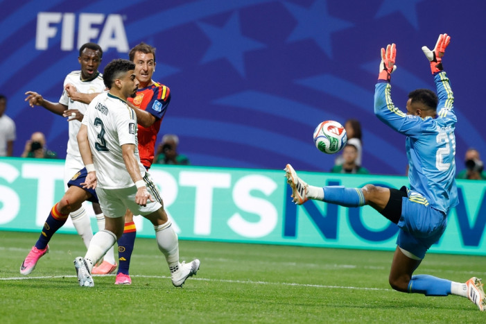 Spain leads 3-0 against Saudi Arabia at half-time