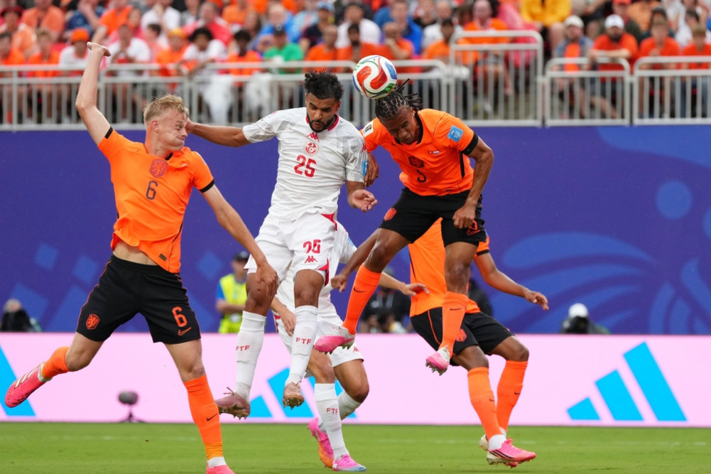 Netherlands wins group after beating Tunisia, Japan and Sweden also in knockout stage