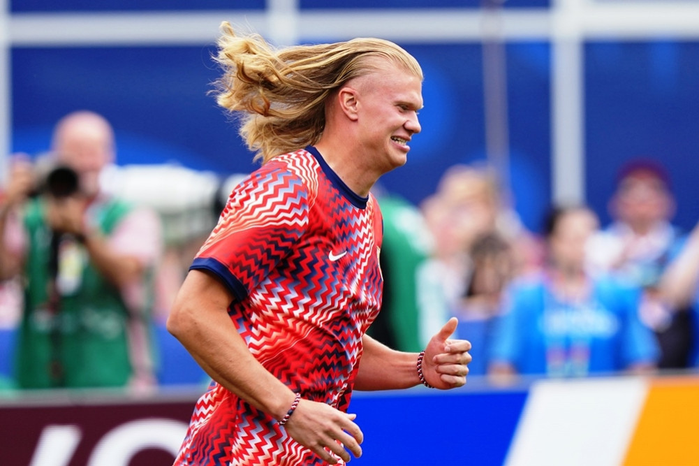 All attention is on Holland.