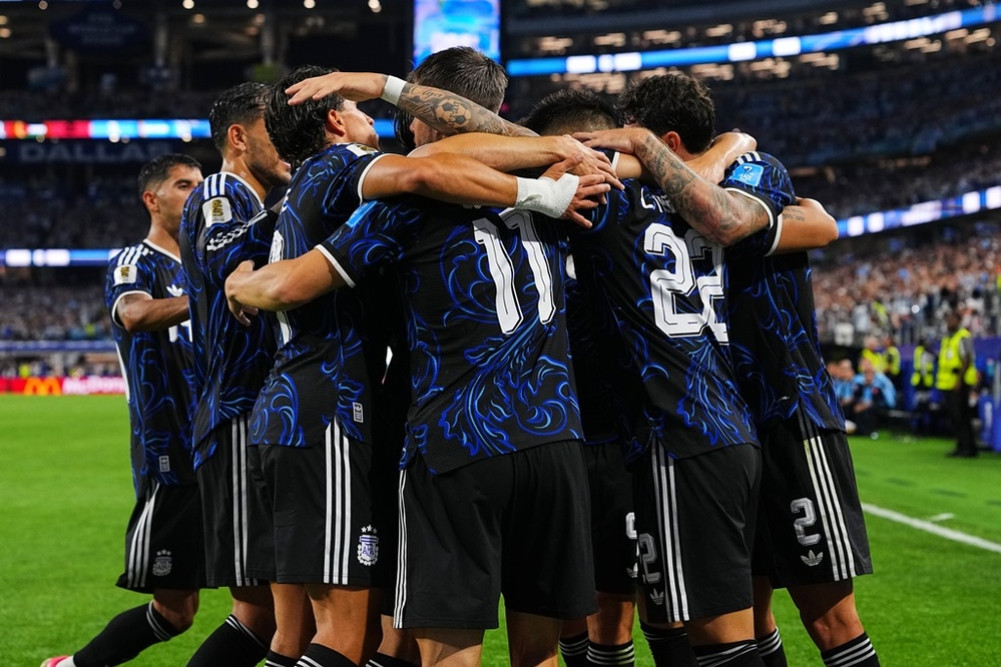 Argentina, Austria and Algeria advance to second round