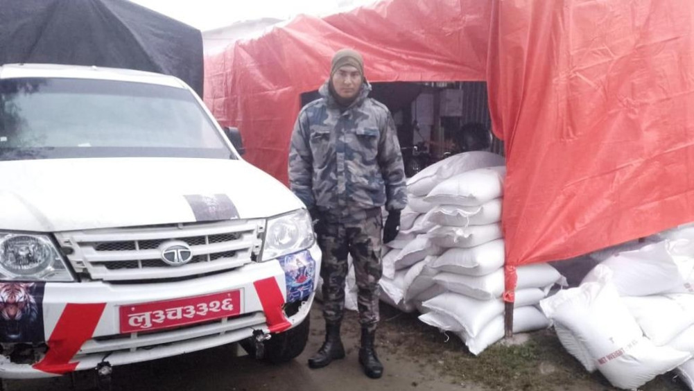 Pickup van with 29 quintals of corn seized from Dasgaja