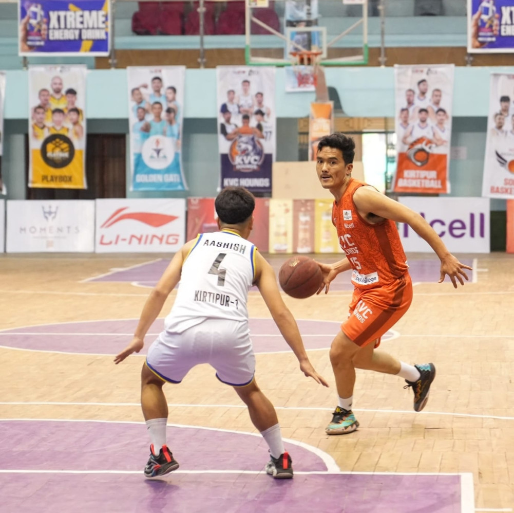 Hounds' seventh win