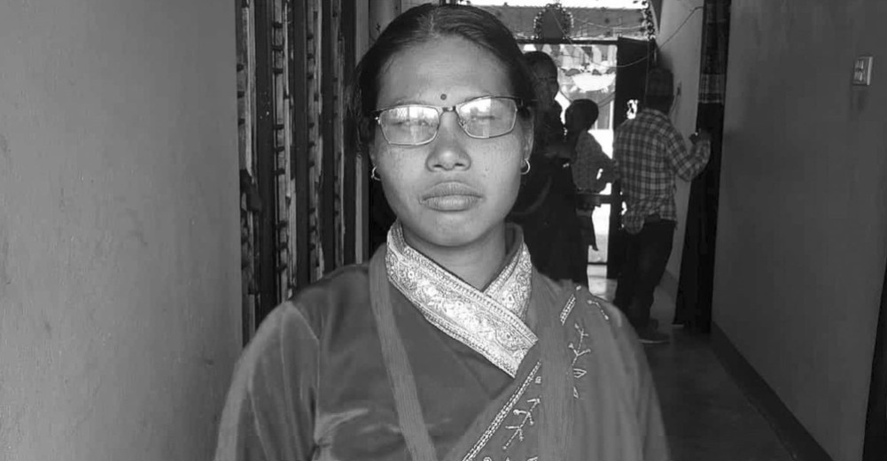 A 40-day-old woman who returned from a health post with an implant dies on the way