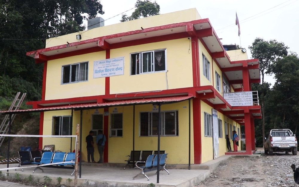 Lights come on in Dhankuta market after 48 hours