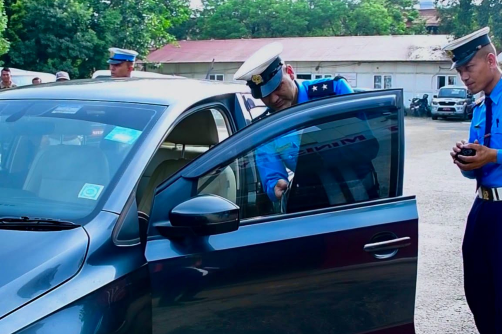 Black car stickers: Why are the traffic police removing them so quickly?