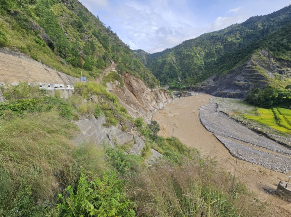 Some highways remain open, others remain closed due to floods and landslides